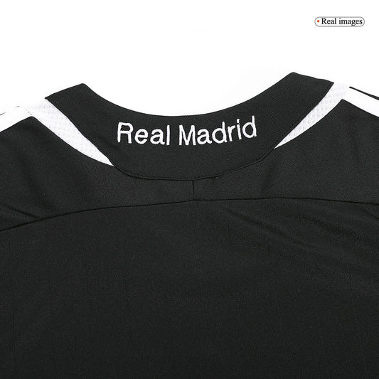 Retro Men's Real Madrid 2006/07 Away Soccer Jersey product view 2