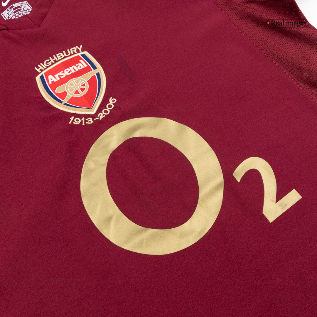 Retro Men's Arsenal 2005/06 Home Long Sleeve Soccer Jersey product view 4