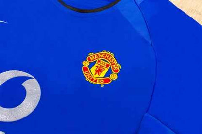 Retro Men's Manchester United 2002/03 Third Soccer Jersey product view 2