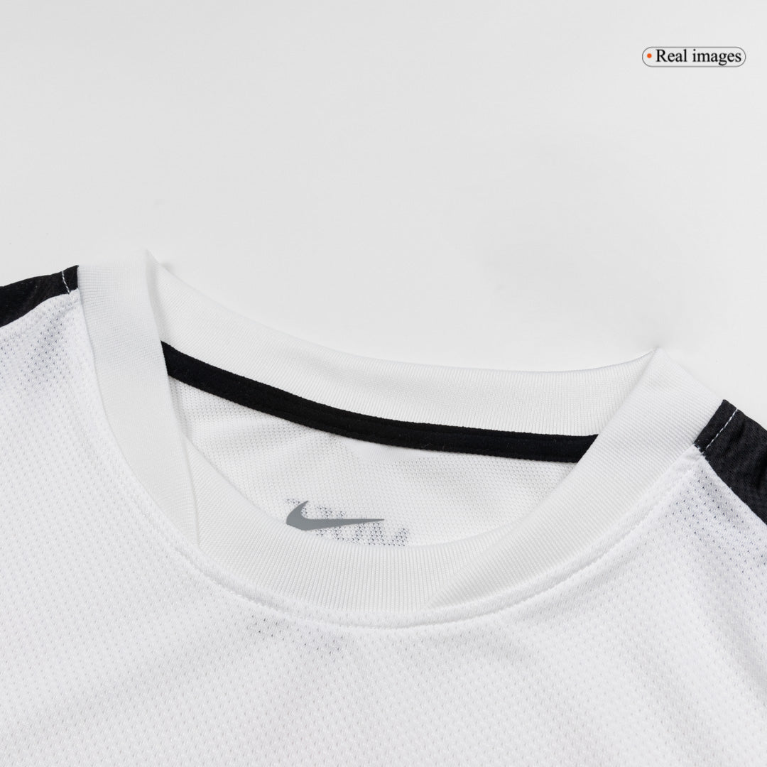 Retro Men's Manchester United 2010/11 Away Soccer Jersey product view 9