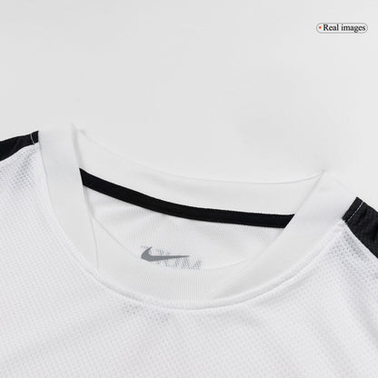 Retro Men's Manchester United 2010/11 Away Soccer Jersey product view 9